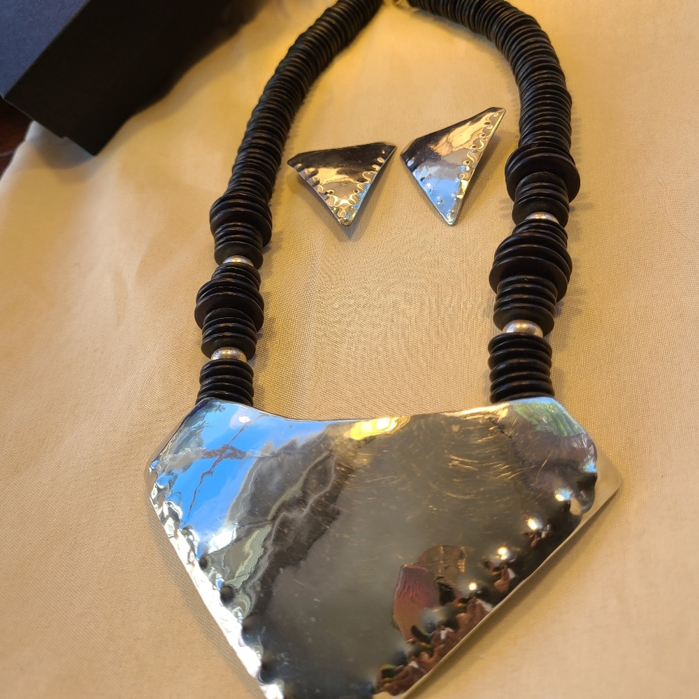 Hammered Edge. Silver & black beaded necklace. Matching silver clip on earrings.
